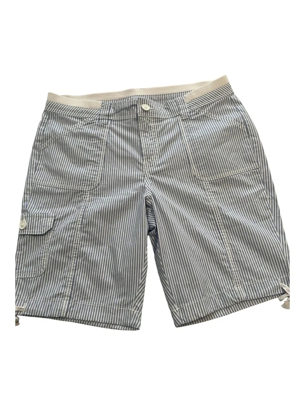 NWOT St John’s Bay Sz 10P blue & white pinstriped zip front shorts